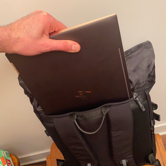 OAKLEY UTILITY ROLLED UP BACKPACK. - Picture 4 of 8